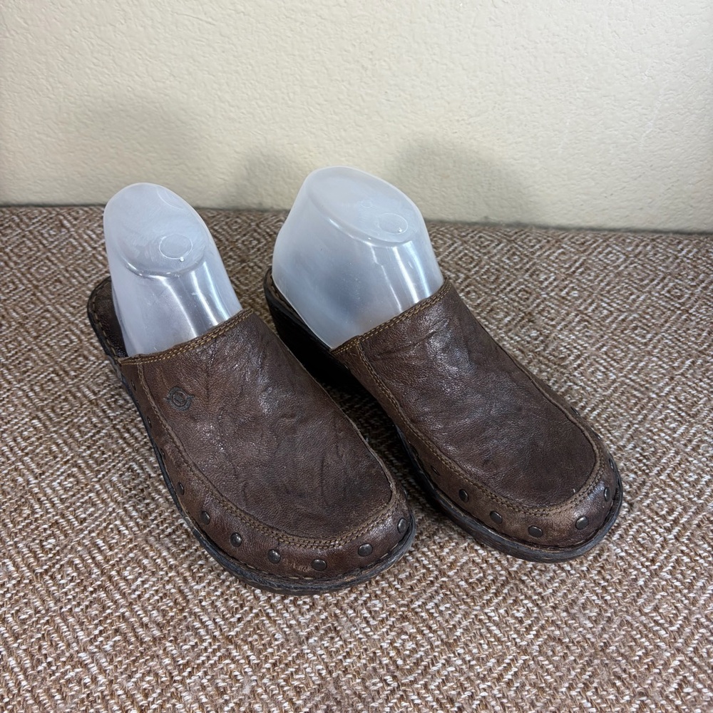 Born Shoes Womens 9 M Metal Studs Slip On Mules Clogs Brown Leather Heels Grunge